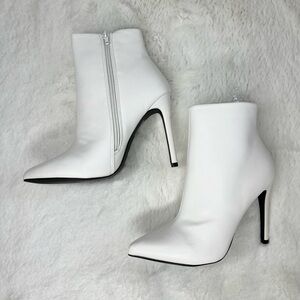NWT Fashion Nova Stop Starin' White Bootie
Women's Size 9